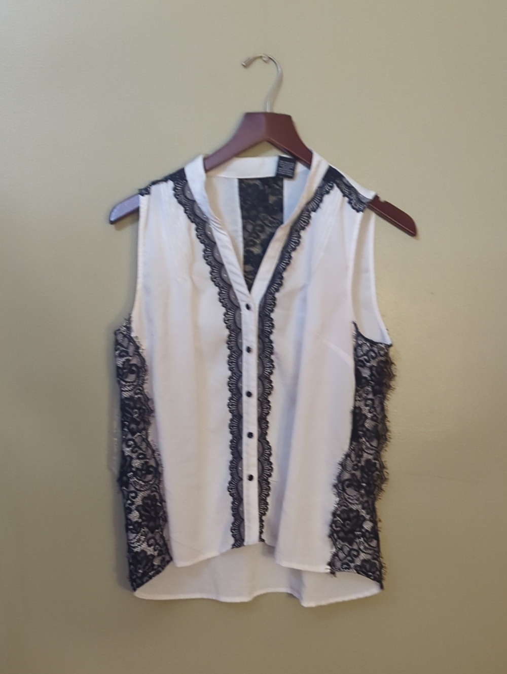 new directions White Sleeveless Button-Front Camisole with Black Lace
